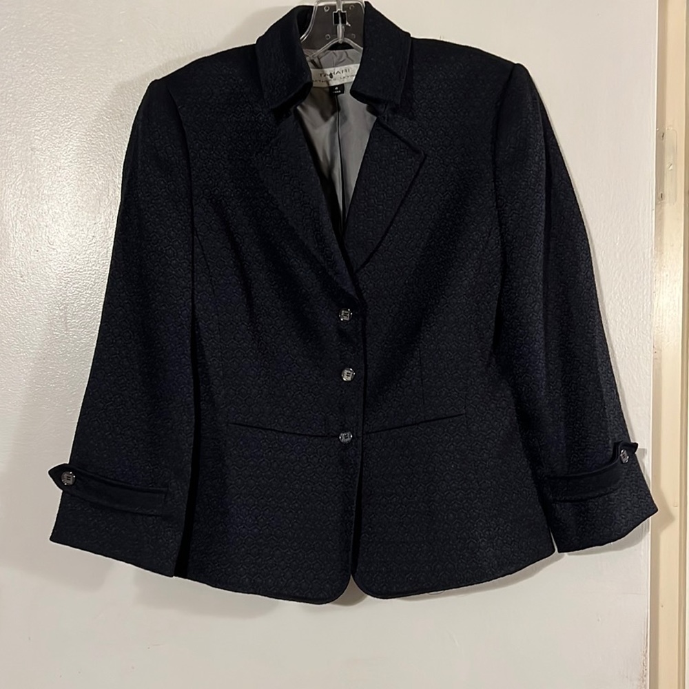 Tahari by Arthur. S. Levine black/blue brocade jacket